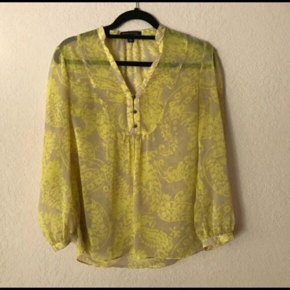 NWOT. Banana Republic sunny yellow sheer blouse - Picture 4 of 7